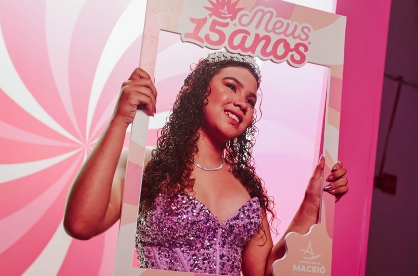 “Sonho realizado”: Baile de 15 anos reúne e emociona 500 estudantes da rede pública de Maceió