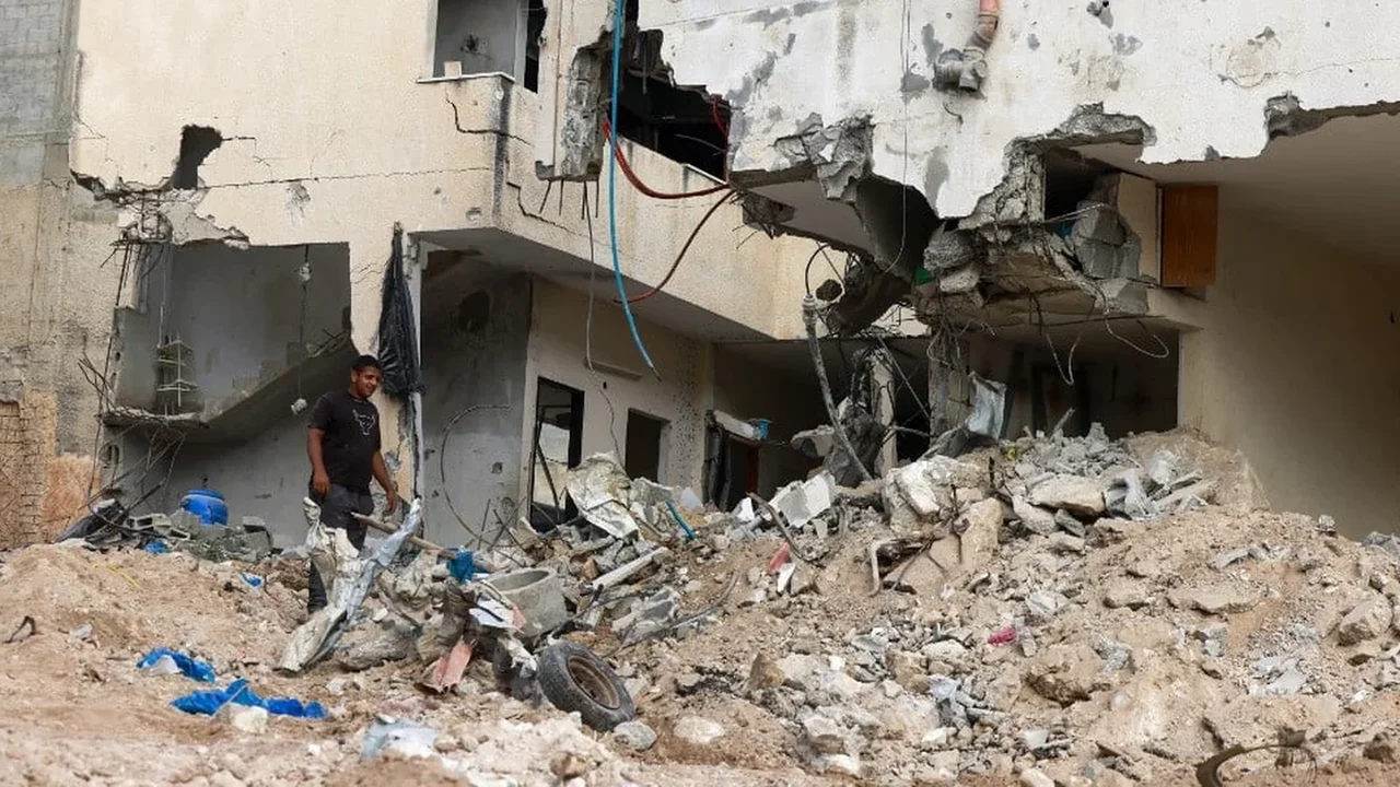 Relatos de ataques israelenses em hospitais do Líbano são 'perturbadores', diz governo do Reino Unido