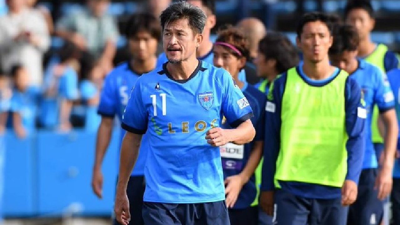 Kazu, ex-Santos e Palmeiras, vira jogador mais velho do mundo em atividade
