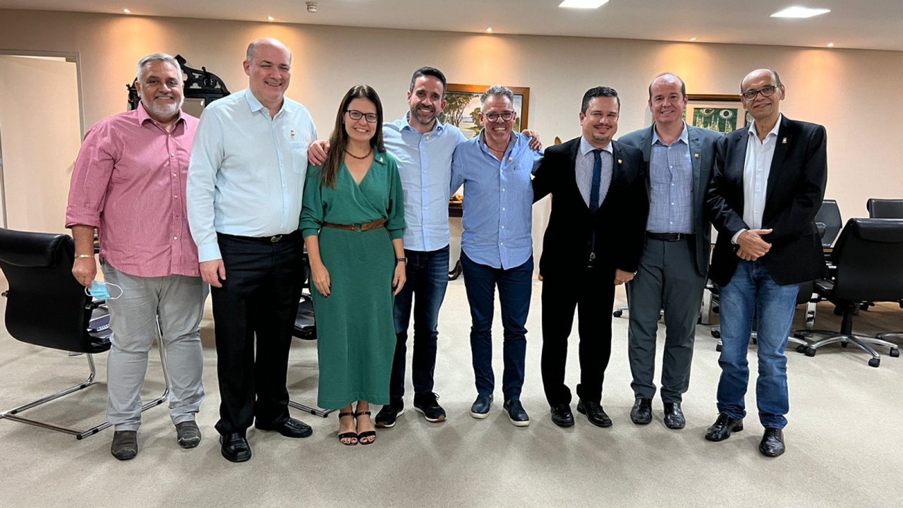 Paulo Dantas recebe proposta de estadualização do transporte universitário