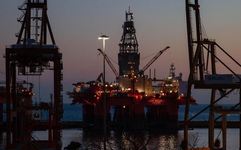 Opep registra menor produção de petróleo desde 2000 em meio ao conflito no Irã
