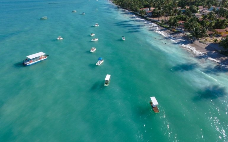 Piscinas naturais de Japaratinga e Maragogi não foram afetadas por manchas de óleo