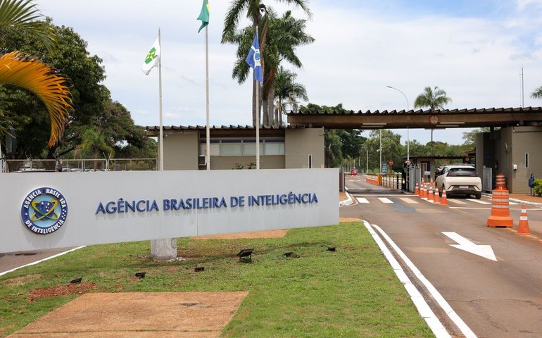 PF indicia Jair Bolsonaro e Ramagem no inquérito da “Abin Paralela”