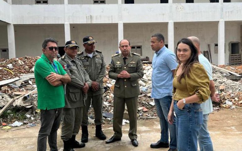 Comandante-geral da PMAL visita obras de reforma do Quartel Geral
