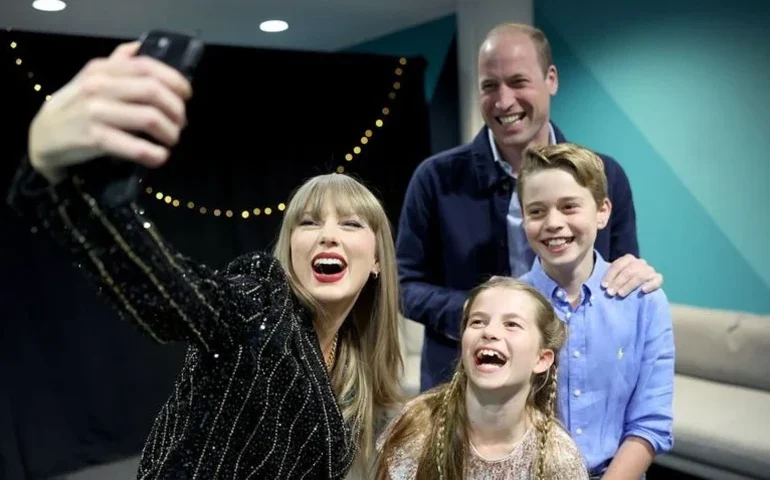 Príncipe William celebra aniversário em show de Taylor Swift
