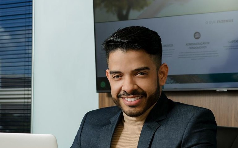 Escritor comemora as conquistas de Penedo no aniversário de 387 anos da cidade