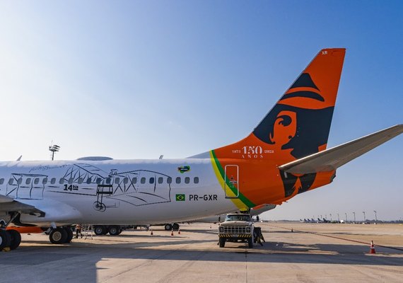 GOL lança aeronave especial em homenagem aos 150 anos de Santos Dumont