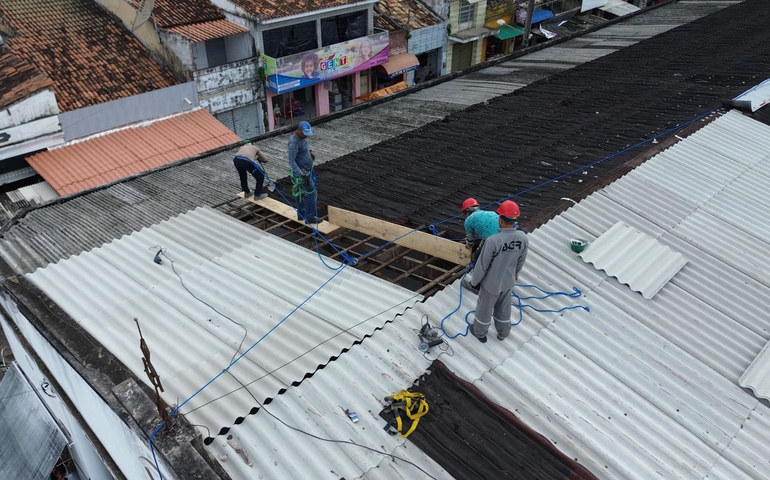 Prefeitura de Penedo reforma cobertura do Pavilhão da Farinha