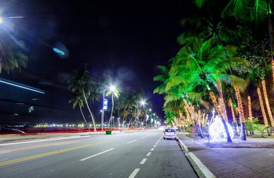 Maceioenses e turistas se encantam com iluminação natalina