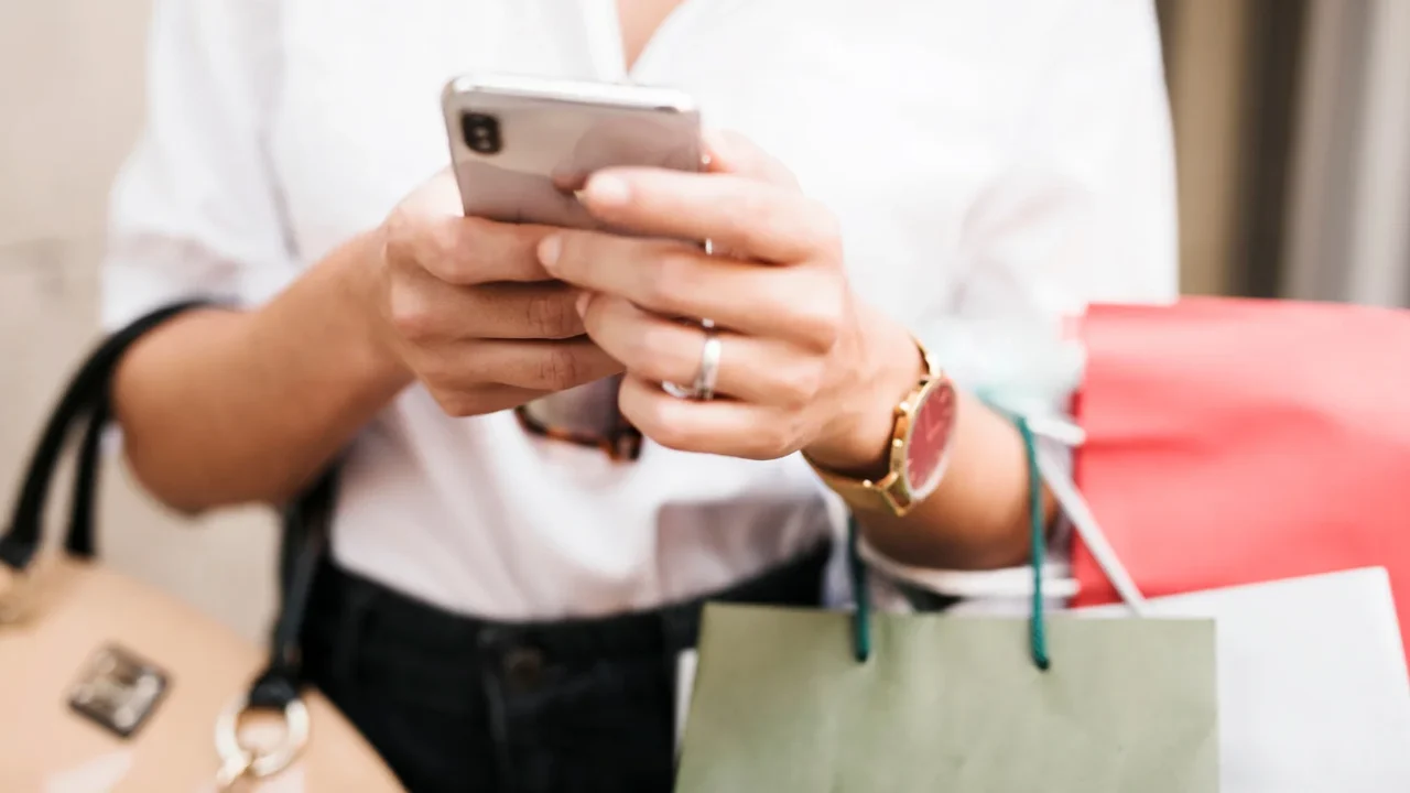 Inteligência de dados gera R$ 14 bilhões em vendas no WhatsApp com foco em relevância no varejo