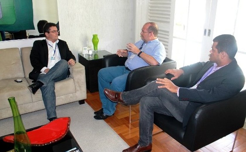 Empresa de Gás de Alagoas firma parceria com Fapeal e anuncia meta para 2015
