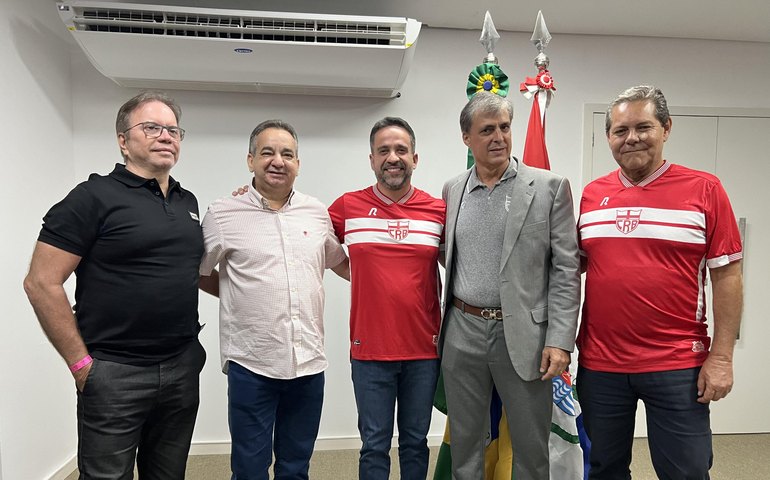 Governador anuncia quase R$ 6 milhões de aporte financeiro aos clubes de futebol de Alagoas