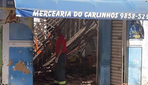 TETO DA MERCEARIA DESABA / Foto: Bombeiros