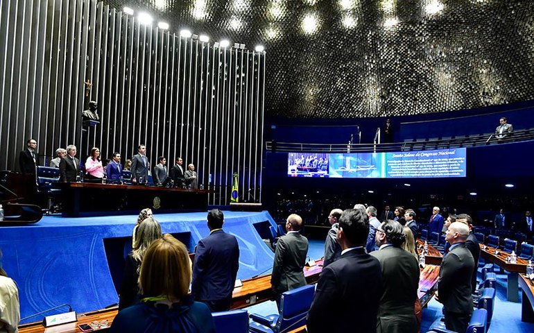 Emendas Constitucionais 130 e 131 são promulgadas pelo Congresso
