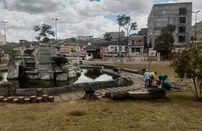 Prefeitura dá início a mutirão de limpeza no Bosque das Arapiracas