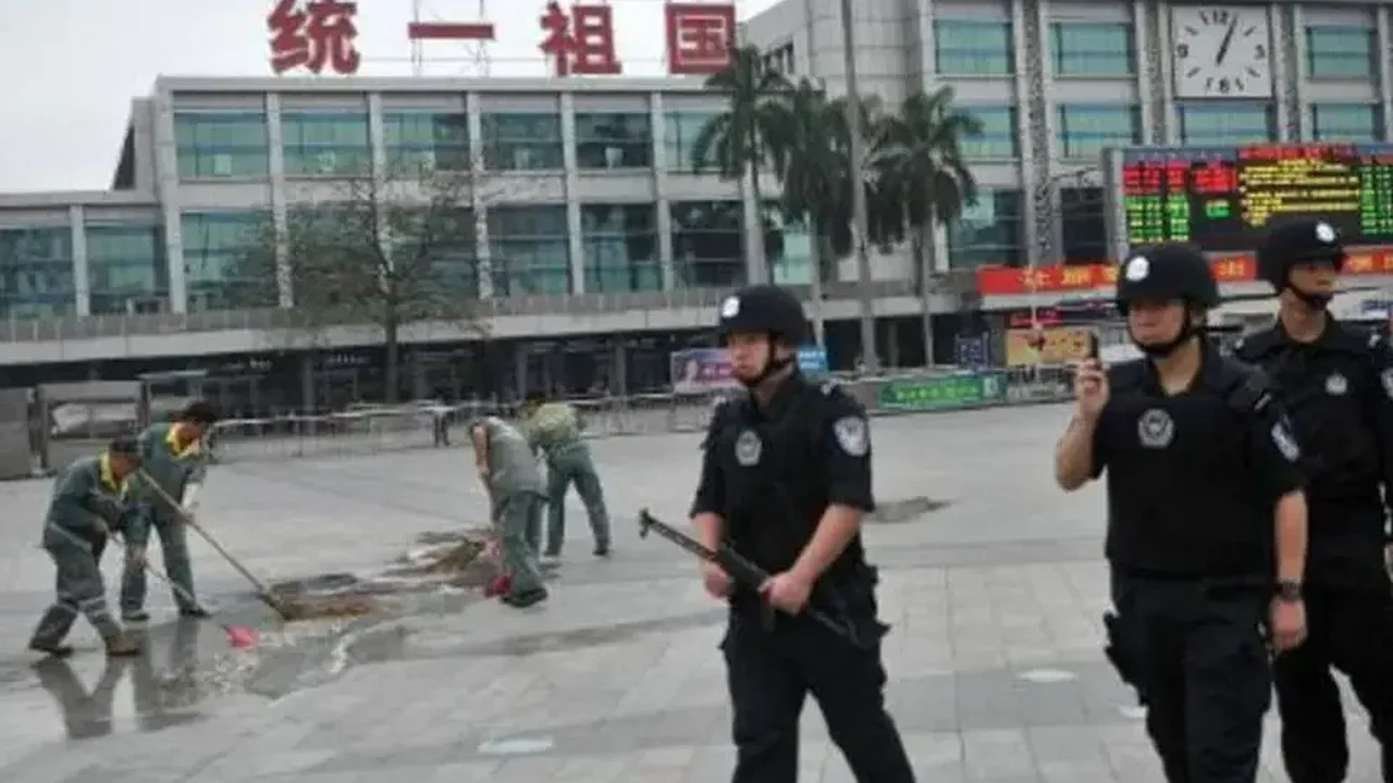 Quatro professores de faculdade dos EUA são esfaqueados na China
