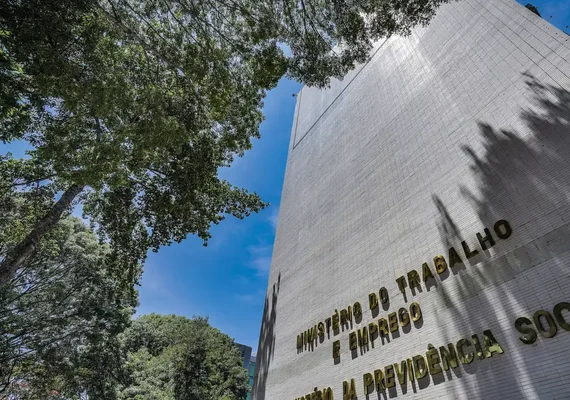 Prazo para empresas entregarem relatório salarial termina nesta quinta