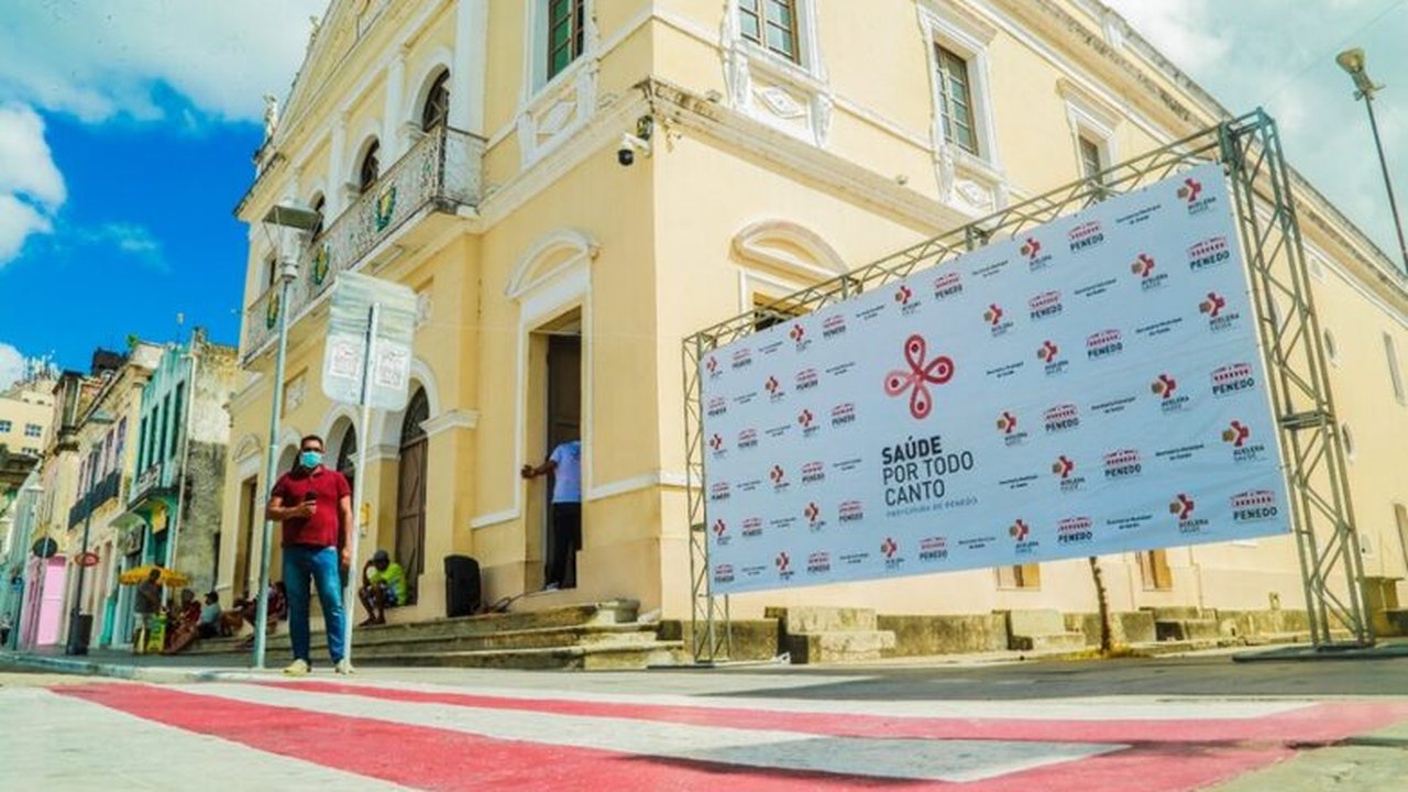 Penedo tem Dia D de vacinação contra Covid no centro da cidade