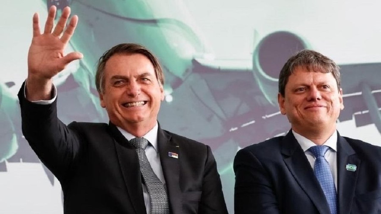 Republicanos oficializa candidatura de Tarcísio com presença de Bolsonaro