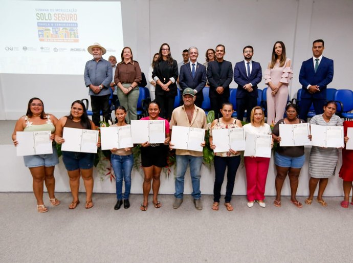 Solo Seguro beneficia 50 famílias em São Sebastião
