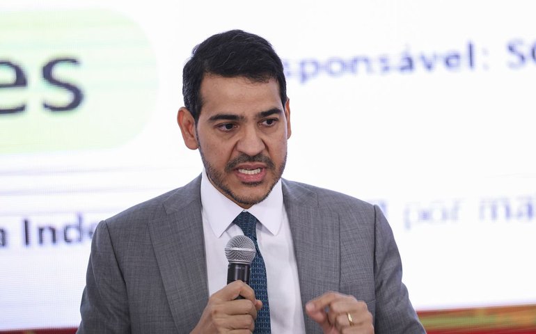 AGU pede que Polícia Federal investigue fake news relacionadas ao Pix