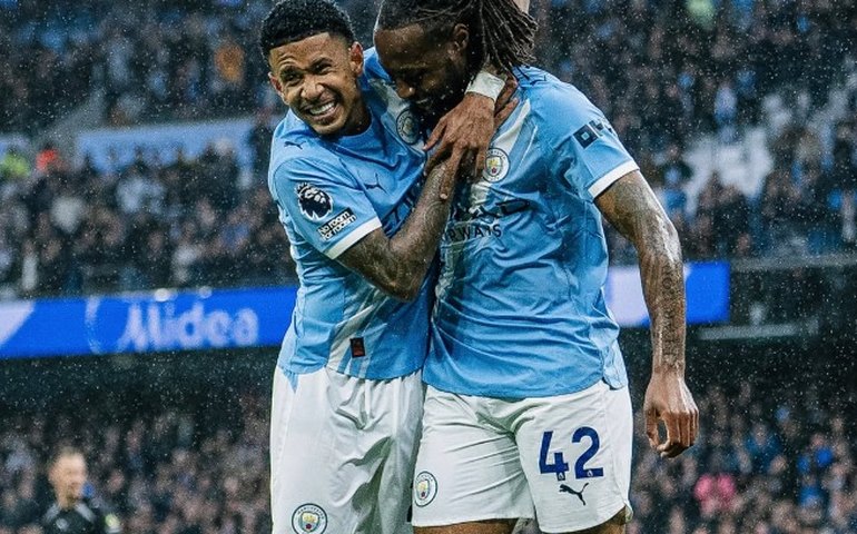 Manchester City vence Crystal Palace e segue na disputa acirrada pelo título da Premier League