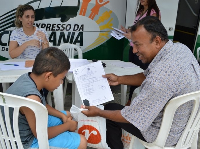 Expresso da Cidadania atende moradores de Canapi, Inhapi e Mata Grande