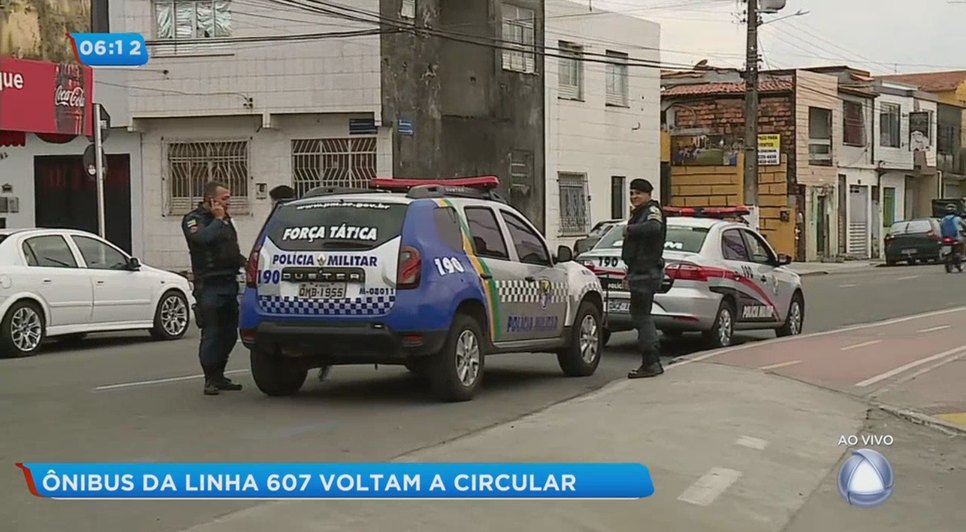 Ônibus da linha 607 voltam a circular com escolta da Polícia Militar - BGM