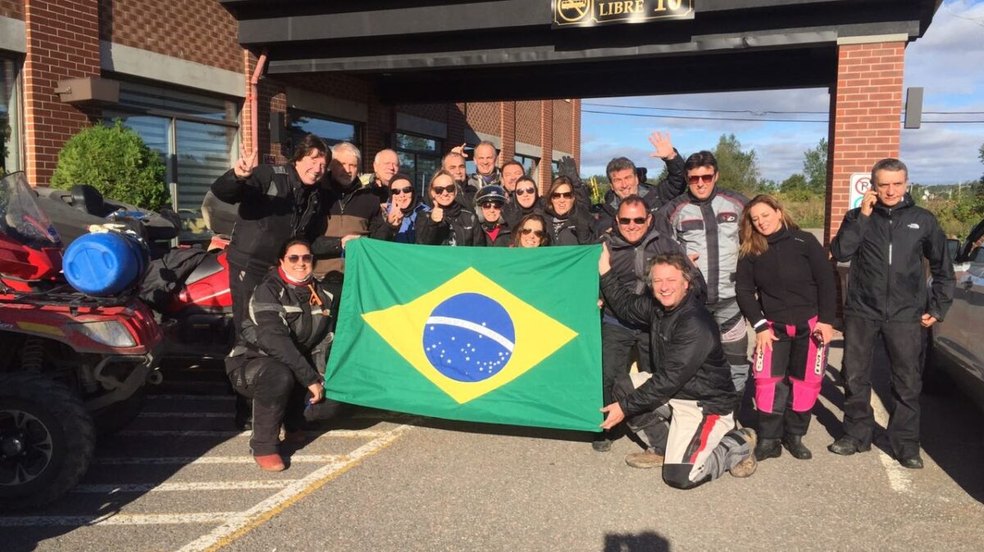Brasileiros enfrentam o frio canadense em aventura de quadriciclo