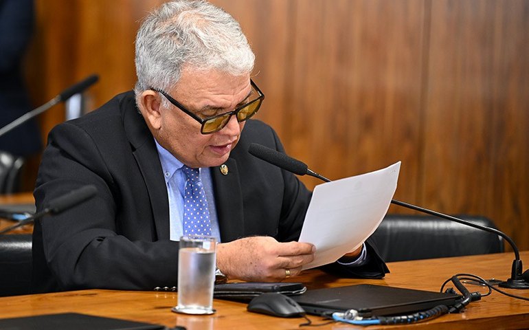 CRE aprova grupo parlamentar Brasil–Rússia com apelos por cautela diplomática