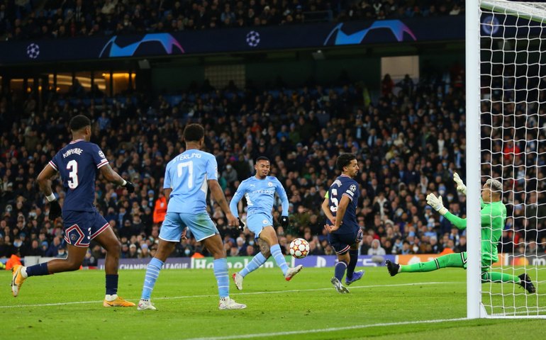 Jesus marca, Manchester City vira sobre o PSG e lidera grupo na Liga dos Campeões
