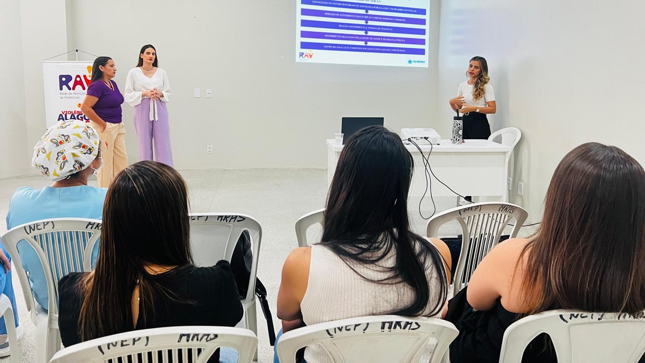  Hospital Regional do Alto Sertão realiza ação de conscientização sobre o Agosto Lilás 