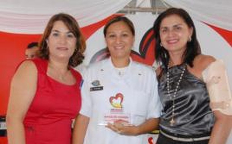 Troféu Amigo do Hemoal é entregue a doadores de sangue e instituições parceiras