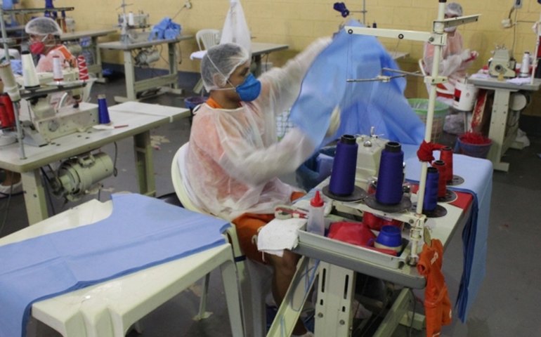 Coronavírus: Programa Ronda no Bairro inicia produção artesanal de máscaras de proteção