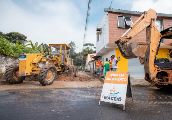 Infraestrutura inicia serviços para pavimentação no bairro Santos Dumont