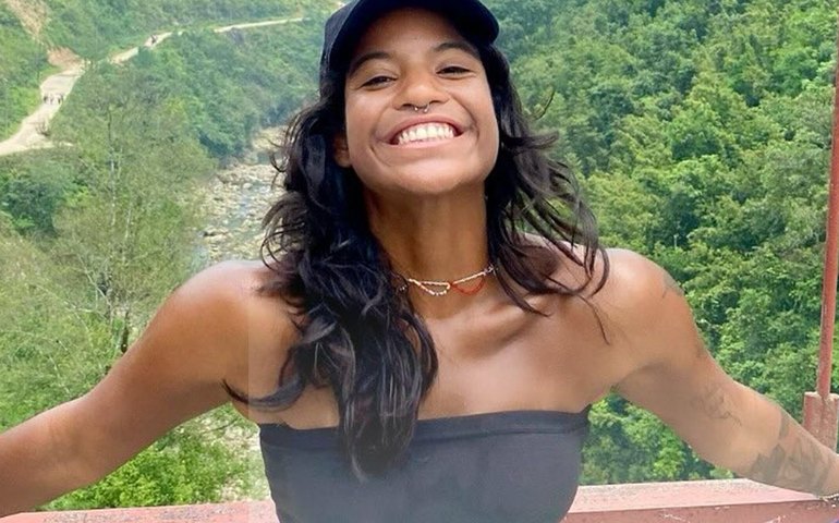 Família de brasileira desaparecida em vulcão na Indonésia nega resgate e denuncia vídeo forjado