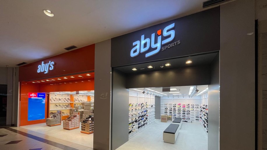 Aby’s Calçados reinaugura loja no Shopping Jardins com conceito inédito e chega ao segmento esportivo em Sergipe