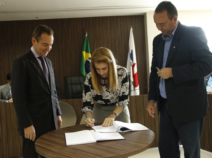 OAB/AL formaliza parceria com Editora Fórum e disponibiliza a Biblioteca Digital