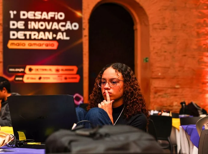 Estudante do Cesmac sobe ao pódio no 1º Hackathon do Detran no Brasil