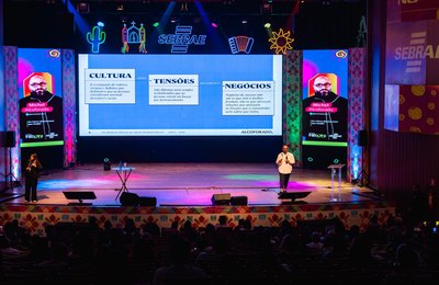 Pix do amor e a falência do marketing tradicional sacodem o NEON em palestra de Michel Alcoforado
