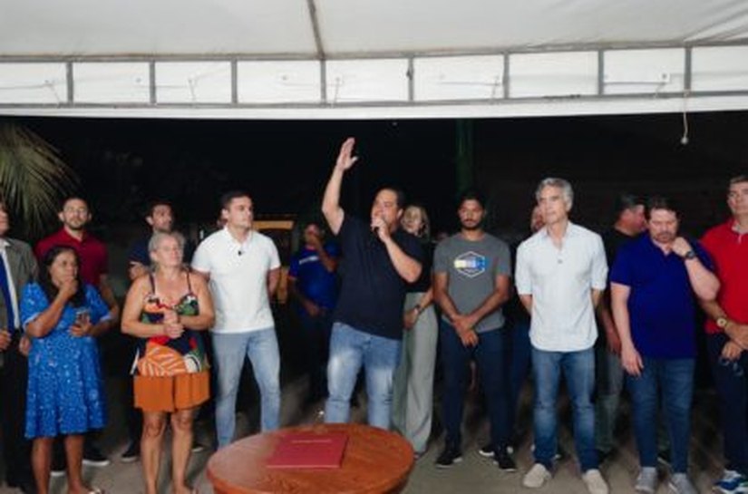 Prefeito André Bocão autoriza pavimentação de oito novas ruas no povoado Cabreiras