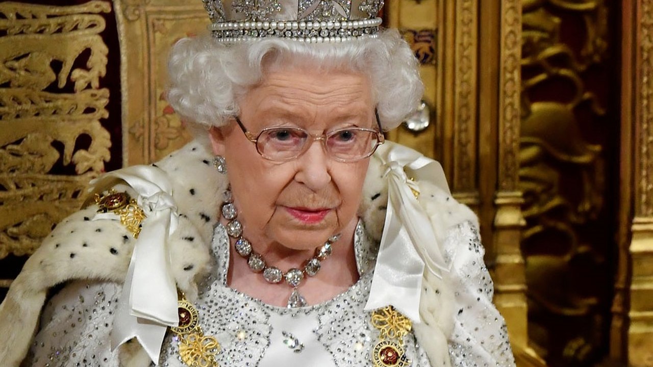 Família real divulga vídeo da infância de Elizabeth II, que completa 94 anos