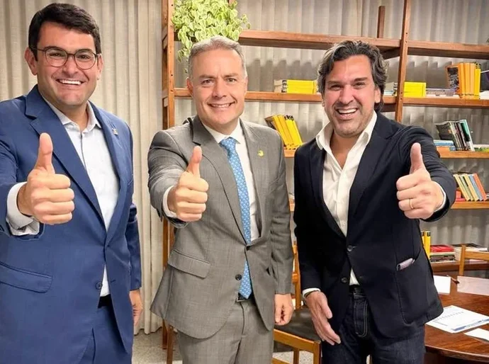Em Brasília, prefeito amplia pontes com bancada alagoana em busca de investimentos para Mar Vermelho