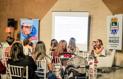 Ciclo de palestras orienta sobre cuidados na Primeira Infância em Maceió