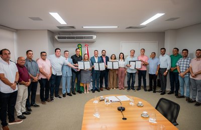 Uneal: governador anuncia novo campus em Porto Calvo e reforma das unidades de Maceió e Santana do Ipanema