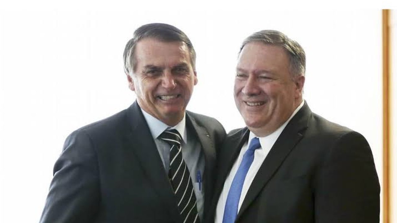 Parlamentares dos EUA criticam presença de Bolsonaro no país e apoiam Lula