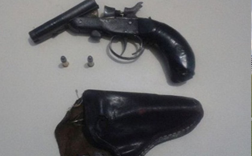 Igreja Nova: PM prende jovem com arma de fogo durante abordagem em bar