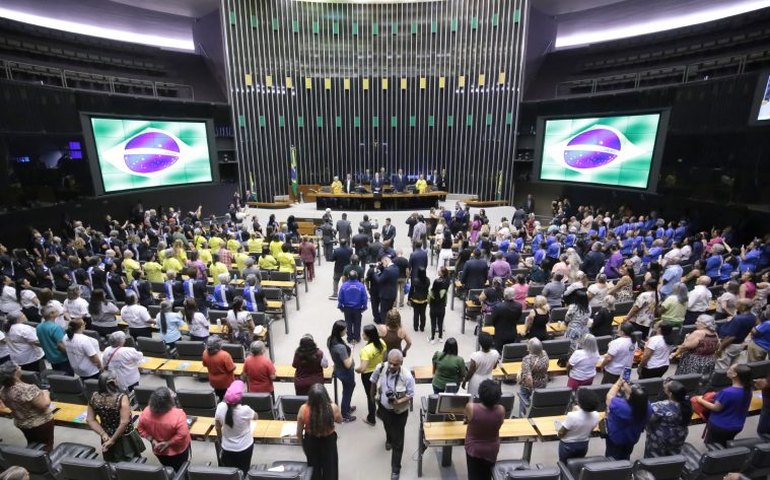 Câmara dos Deputados comemora os 35 anos do Sistema Único de Saúde; assista