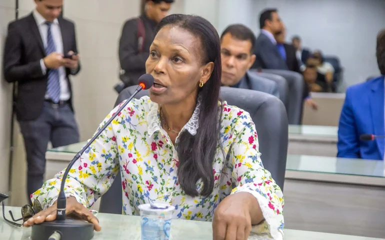 “Enquanto tiver essa dicotomia, não se concebe melhorar a saúde de Alagoas”, enfatiza vereadora