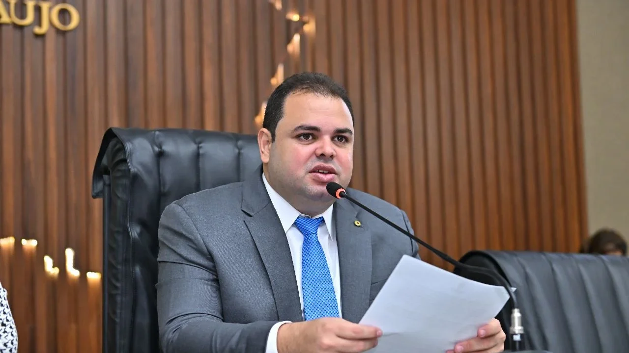Roberto Cidade é eleito governador do Amazonas em votação indireta